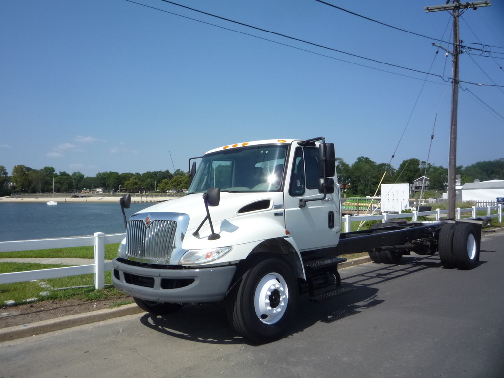 USED 2012 INTERNATIONAL 4300 CAB CHASSIS TRUCK FOR SALE IN IN NEW