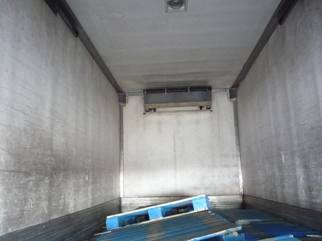 USED SUPREME 18 FT REEFER BODY TRUCK BODY #12077-4