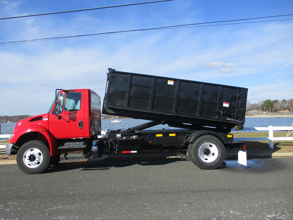 USED 2015 INTERNATIONAL 4300 HOOKLIFT TRUCK FOR SALE IN IN NEW JERSEY