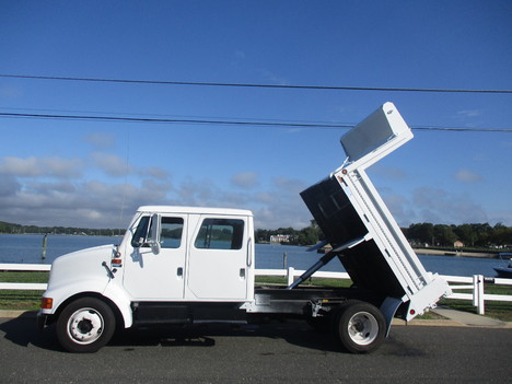 USED 2002 INTERNATIONAL 4700 LP CREW DUMP TRUCK #12187-6