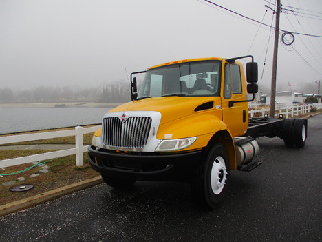 USED 2018 INTERNATIONAL 4300 CAB CHASSIS TRUCK #12244-1