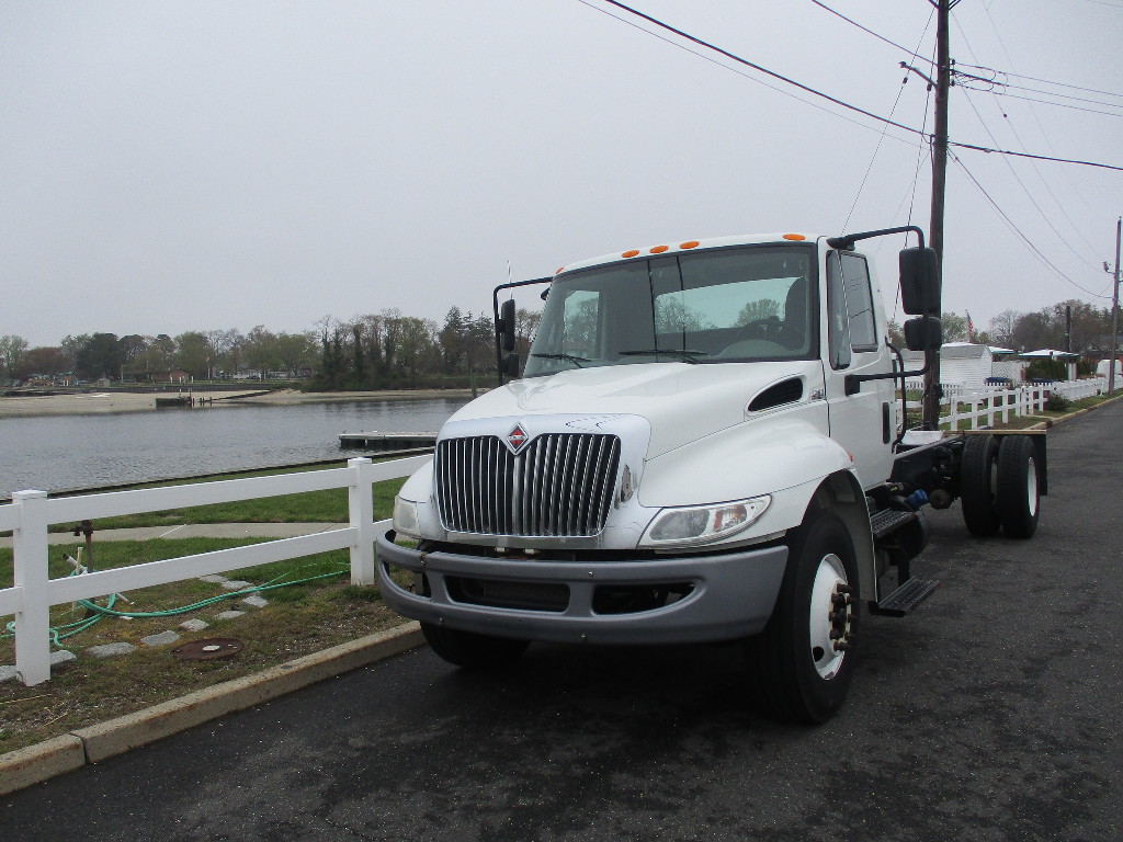 USED 2017 INTERNATIONAL 4300 CAB CHASSIS TRUCK #12270