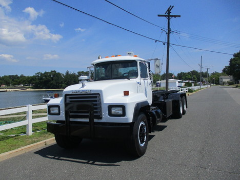 USED 2002 MACK RD688S ROLL-OFF TRUCK #12322-1