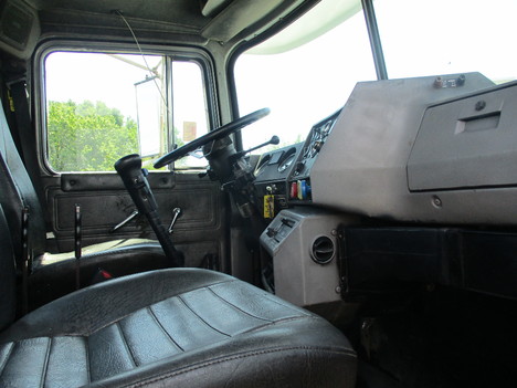 USED 2002 MACK RD688S ROLL-OFF TRUCK #12322-4