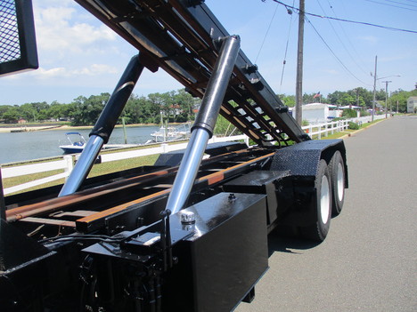 USED 2002 MACK RD688S ROLL-OFF TRUCK #12322-9