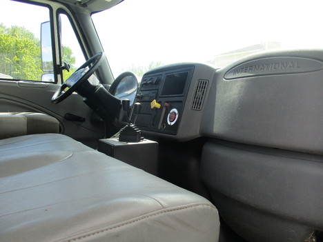 USED 2007 INTERNATIONAL 4300 ROLL-OFF TRUCK #12355-2