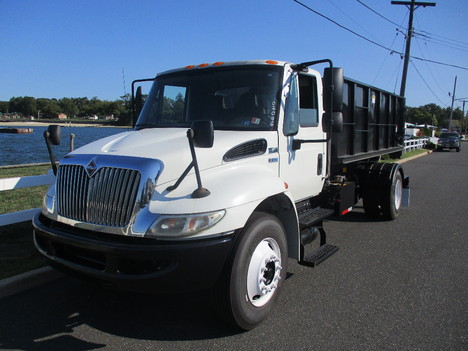 USED 2013 INTERNATIONAL 4300 HOOKLIFT TRUCK #12359-1