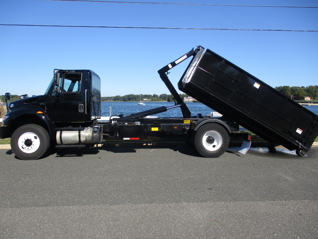 USED 2016 INTERNATIONAL 4300 HOOKLIFT TRUCK FOR SALE IN IN NEW JERSEY