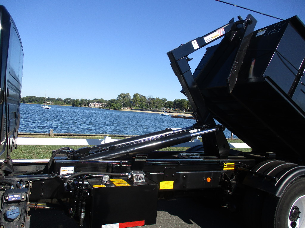 USED 2016 INTERNATIONAL 4300 HOOKLIFT TRUCK FOR SALE IN IN NEW JERSEY