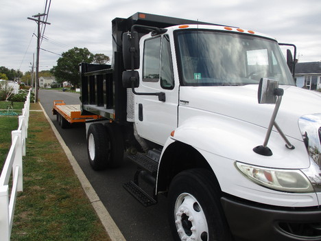 USED 2005 INTERNATIONAL 8500 DUMP TRUCK #12373-5