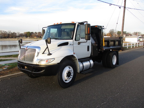 USED 2016 INTERNATIONAL 4300 DUMP TRUCK #12397-1