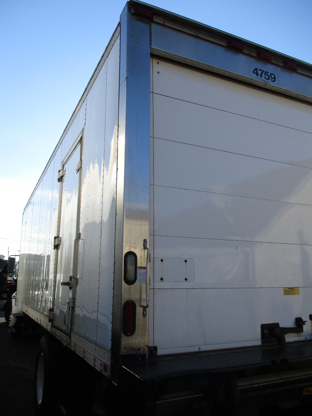 USED 2013 26 FT REEFER BODY FOR SALE IN IN NEW JERSEY 12414