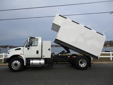 USED 2018 INTERNATIONAL 4300 CHIPPER DUMP TRUCK #12430-9