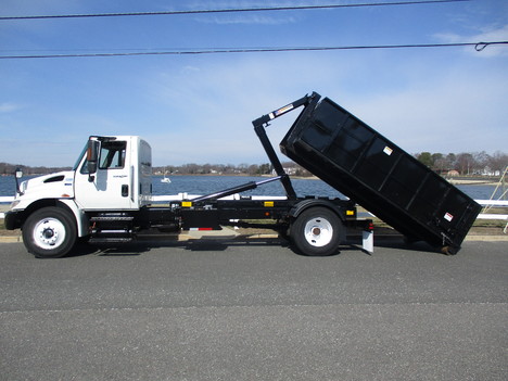 USED 2014 INTERNATIONAL 4300 HOOKLIFT TRUCK #12447-7