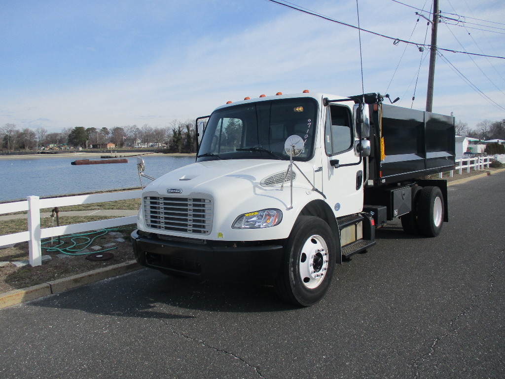 USED 2016 FREIGHTLINER M2 DUMP TRUCK #12453