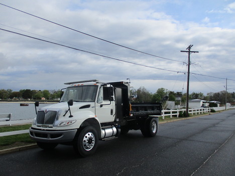 USED 2017 INTERNATIONAL 4300 DUMP TRUCK #12486-1