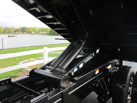 USED 2017 INTERNATIONAL 4300 DUMP TRUCK #12486-8
