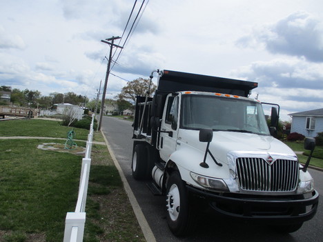 USED 2013 INTERNATIONAL 4300 DUMP TRUCK #12488-4