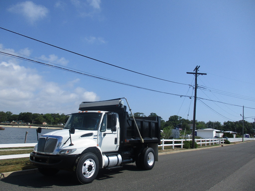 USED 2011 INTERNATIONAL 4300 DUMP TRUCK #12507
