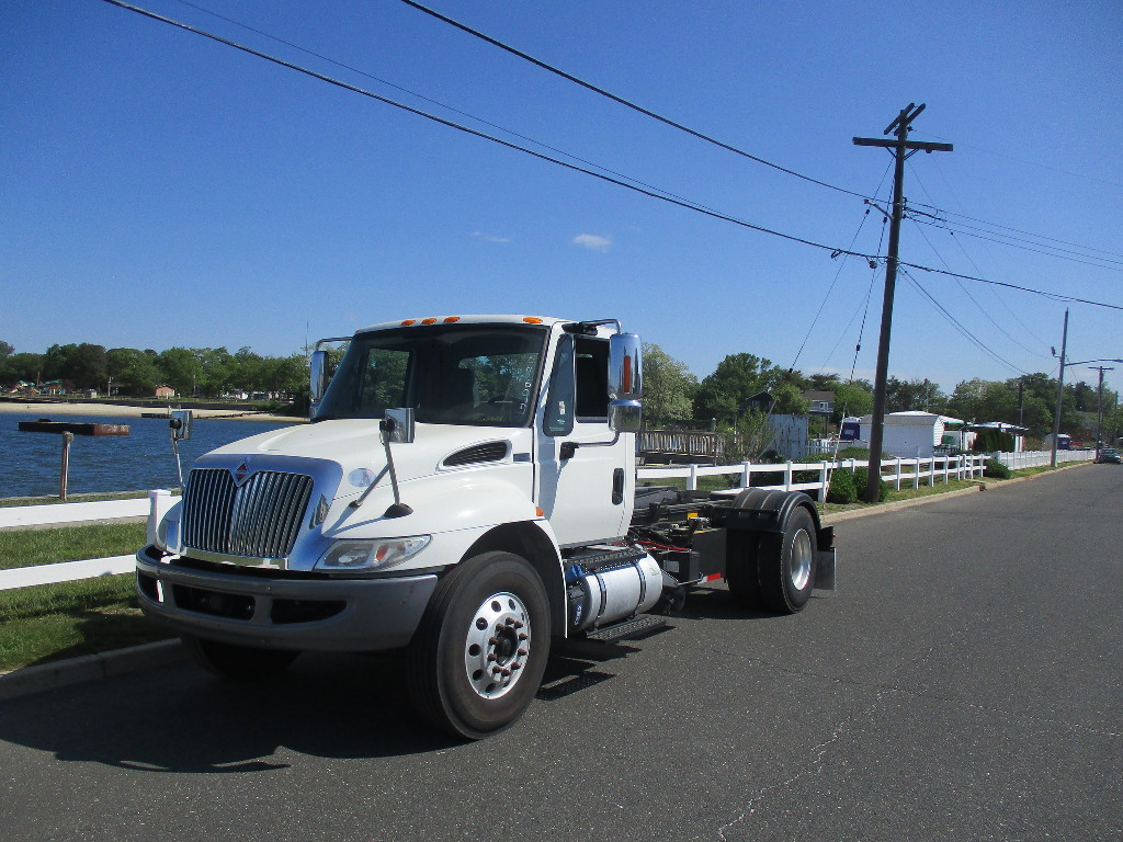 USED 2018 INTERNATIONAL 4300 HOOKLIFT TRUCK #12510