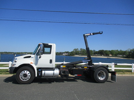 USED 2018 INTERNATIONAL 4300 HOOKLIFT TRUCK #12510-6