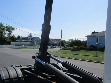 USED 2018 INTERNATIONAL 4300 HOOKLIFT TRUCK #12510-9