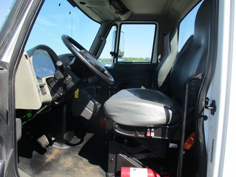 USED 2018 INTERNATIONAL 4300 HOOKLIFT TRUCK #12512-2