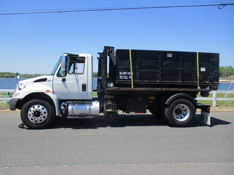 USED 2018 INTERNATIONAL 4300 HOOKLIFT TRUCK #12512-3
