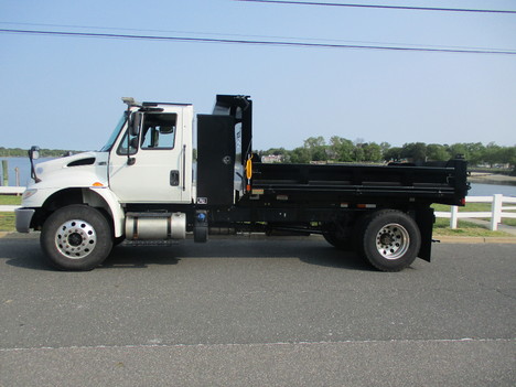 USED 2017 INTERNATIONAL 4300 DUMP TRUCK #12516-4