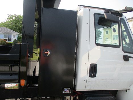 USED 2017 INTERNATIONAL 4300 DUMP TRUCK #12516-8