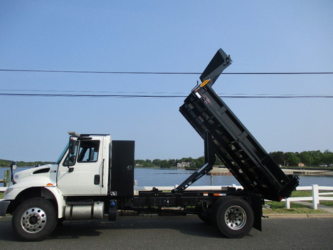 USED 2017 INTERNATIONAL 4300 DUMP TRUCK #12516-9