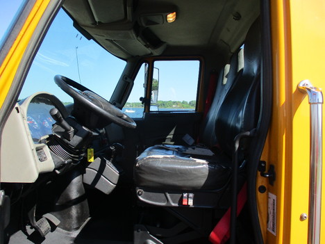 USED 2013 INTERNATIONAL 4300 HOOKLIFT TRUCK #12519-2