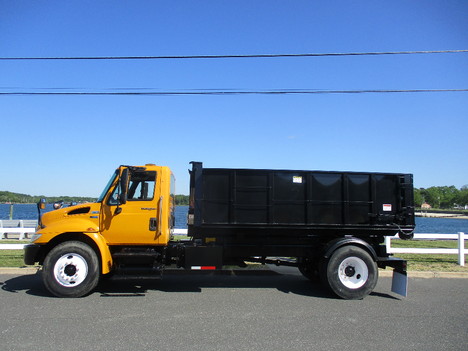 USED 2013 INTERNATIONAL 4300 HOOKLIFT TRUCK #12519-4