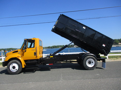 USED 2013 INTERNATIONAL 4300 HOOKLIFT TRUCK #12519-7