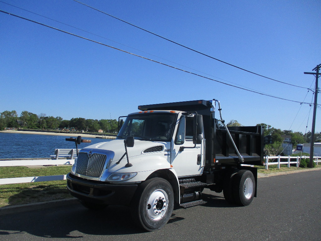 USED 2014 INTERNATIONAL 4300 DUMP TRUCK #12520