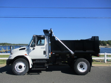 USED 2014 INTERNATIONAL 4300 DUMP TRUCK #12520-3
