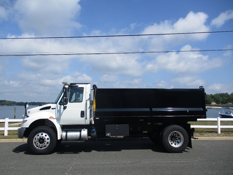 USED 2017 INTERNATIONAL 4300 DUMP TRUCK #12547-3