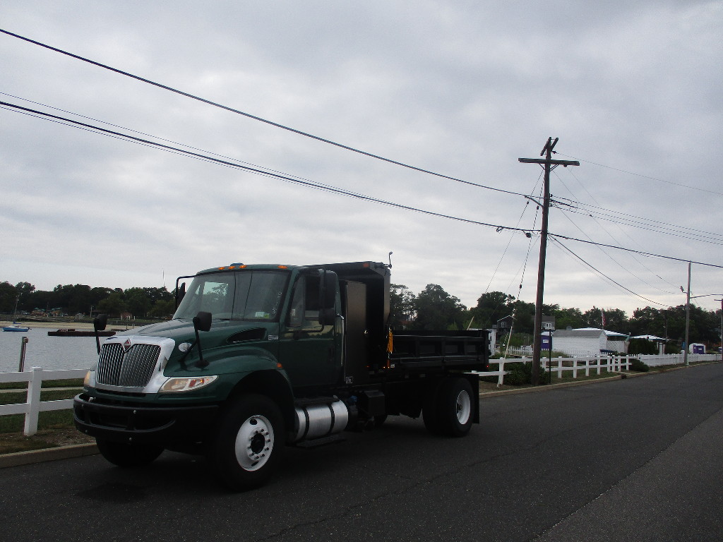 USED 2015 INTERNATIONAL 4300 DUMP TRUCK #12561