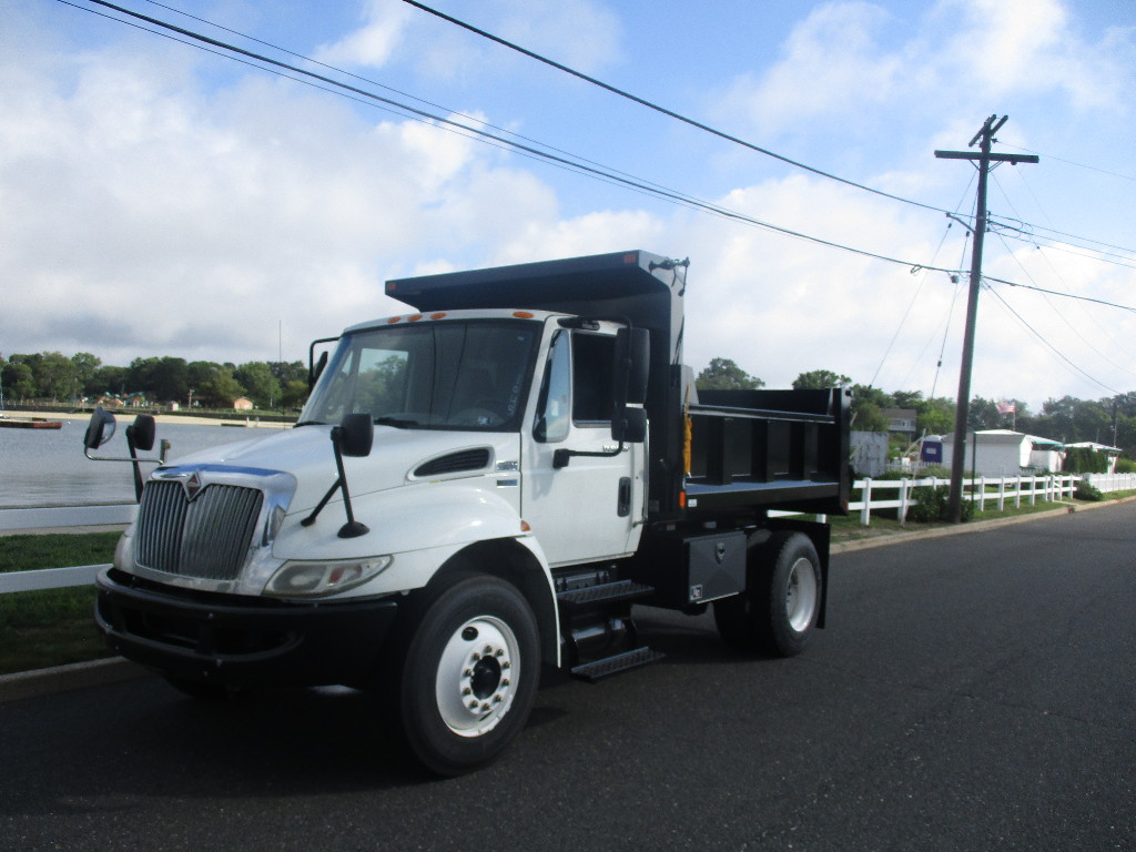 USED 2013 INTERNATIONAL 4300 DUMP TRUCK #12568