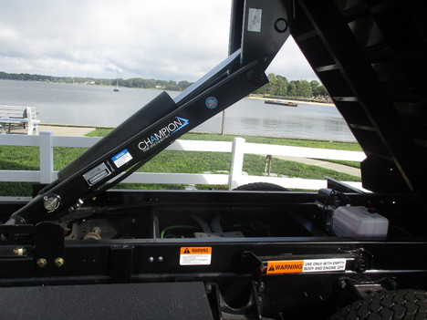 USED 2013 INTERNATIONAL 4300 DUMP TRUCK #12568-7