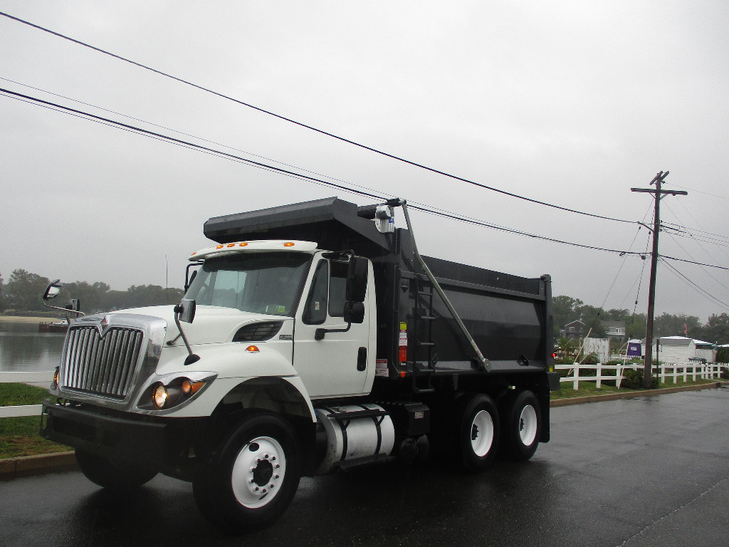 USED 2015 INTERNATIONAL 7400 DUMP TRUCK #12586