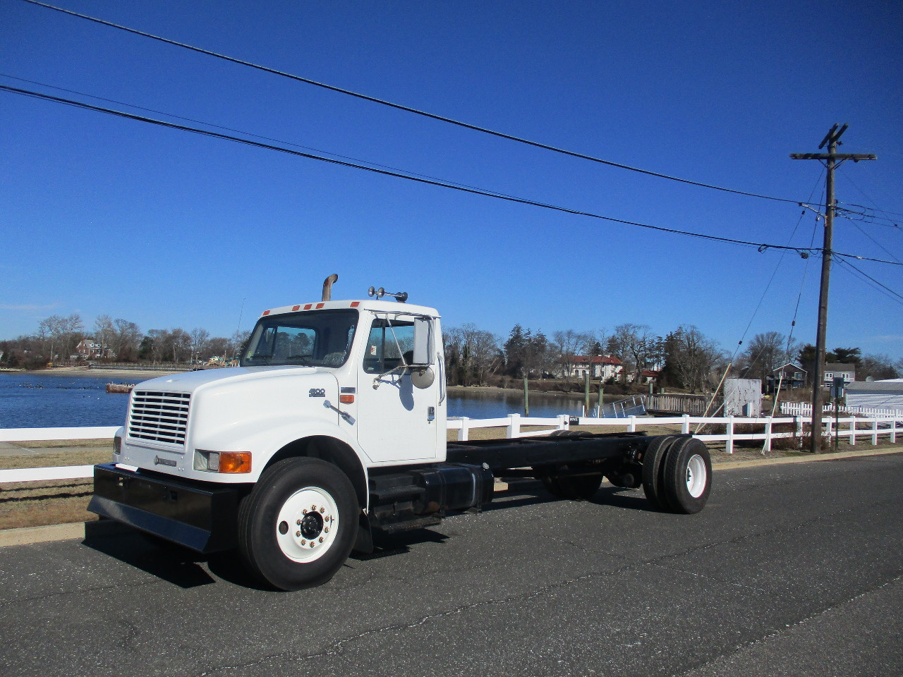 USED 2000 INTERNATIONAL 4900 BOX VAN TRUCK #12592