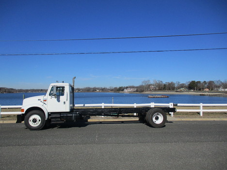 USED 2000 INTERNATIONAL 4900 BOX VAN TRUCK #12592-4