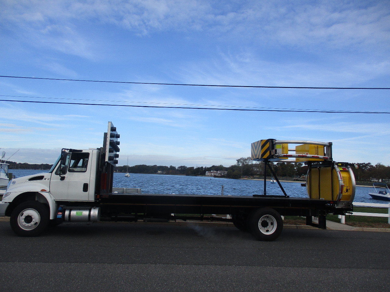 USED 2017 INTERNATIONAL 4300 ATTENUATOR TRUCK FOR SALE IN IN NEW JERSEY