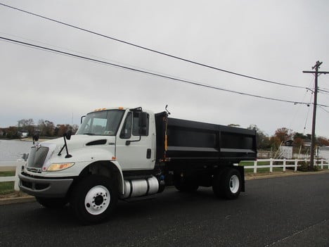USED 2016 INTERNATIONAL 4300 DUMP TRUCK #12616-1