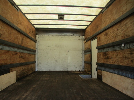 USED 2018 ISUZU NQR BOX VAN TRUCK #12617-6
