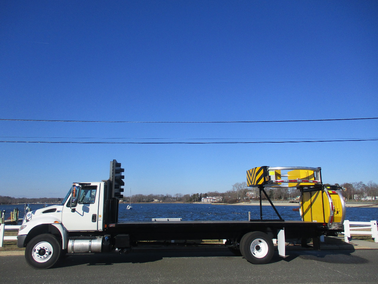 USED 2016 INTERNATIONAL 4300 ATTENUATOR TRUCK FOR SALE IN IN NEW JERSEY