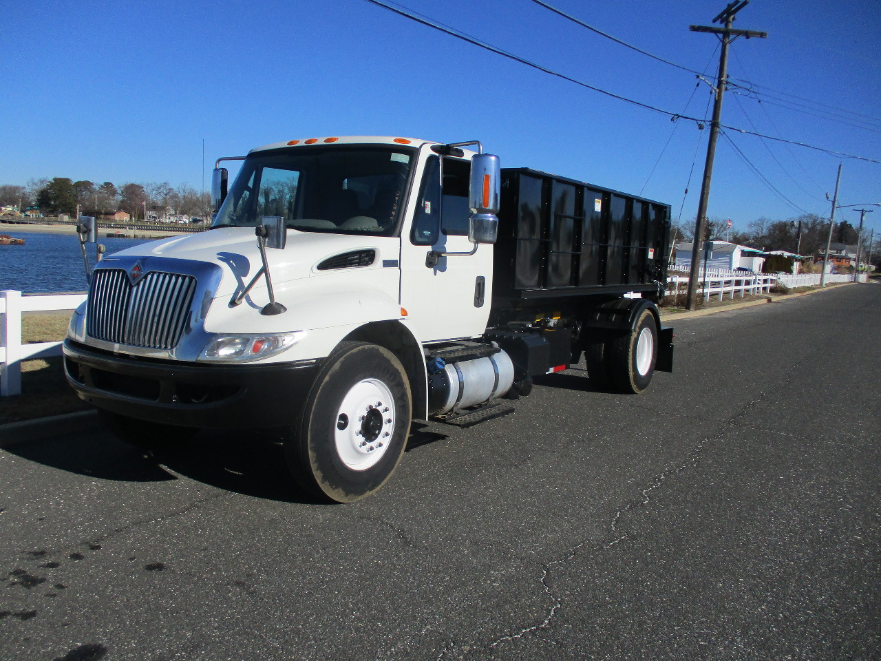 2017 INTERNATIONAL 4300 LP HOOKLIFT TRUCK FOR SALE 12668