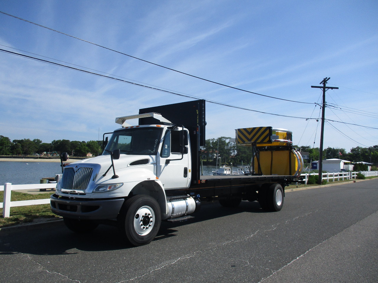 2018 INTERNATIONAL 4300 ATTENUATOR TRUCK FOR SALE 12751