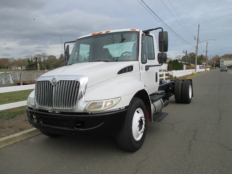 2002 INTERNATIONAL 4300 Cab Chassis Truck #13022